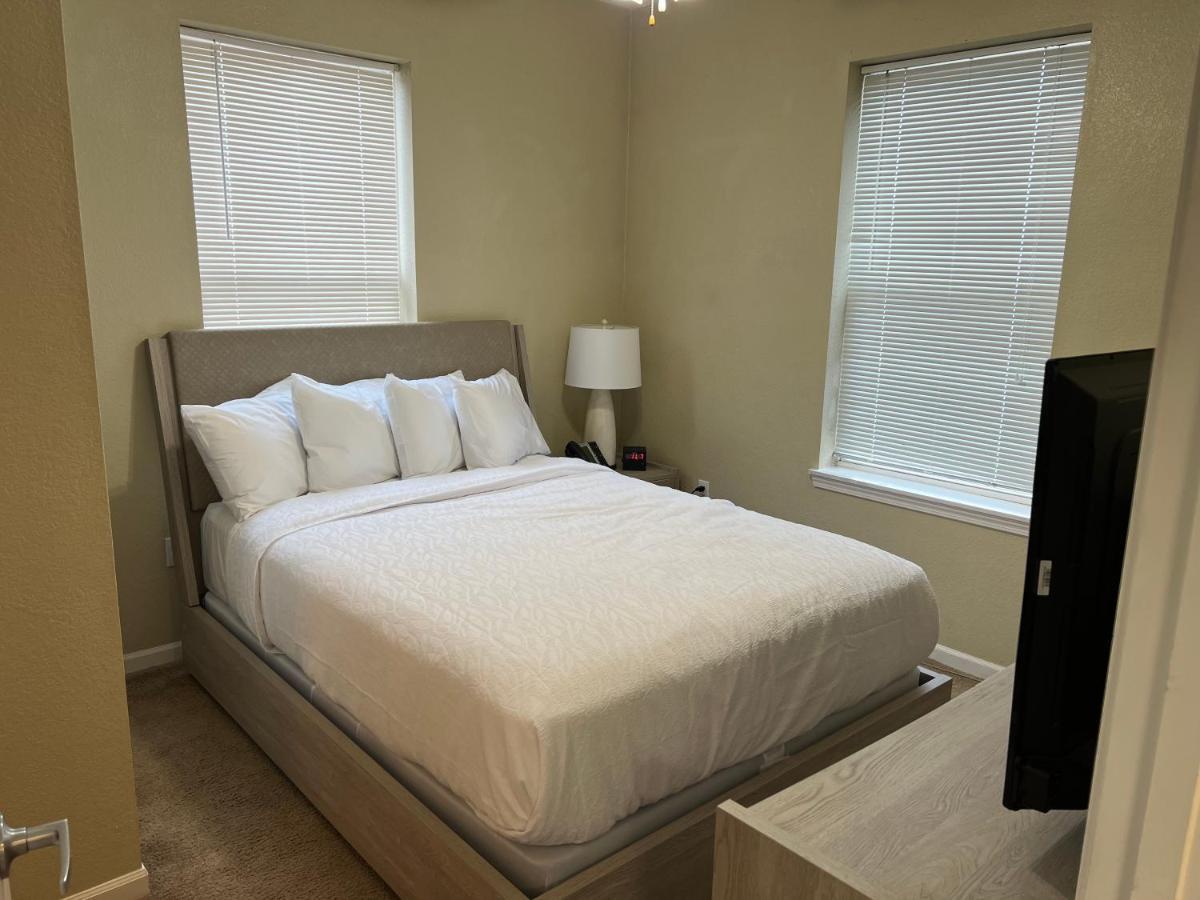 Washburn Hotel Suites Topeka Esterno foto